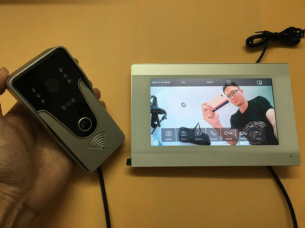 Wireless Smart Video Doorbell with Touch Screen